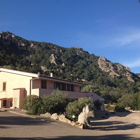 Agriturismo Monte Pino Telti Buitenkant foto