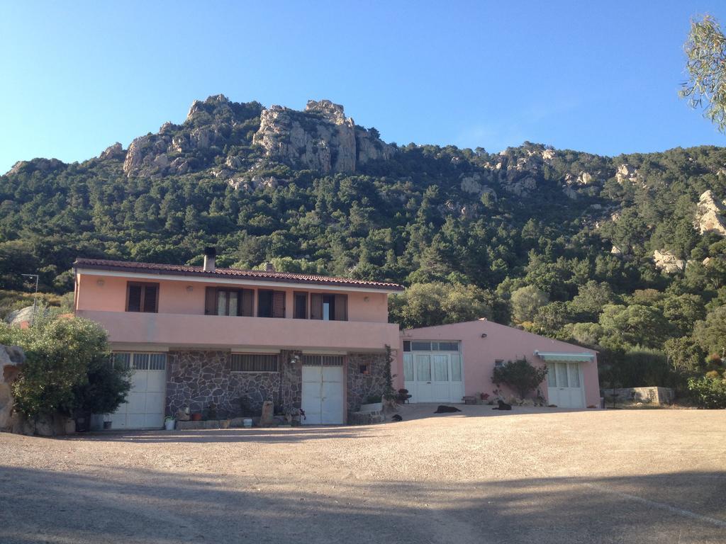 Agriturismo Monte Pino Telti Buitenkant foto
