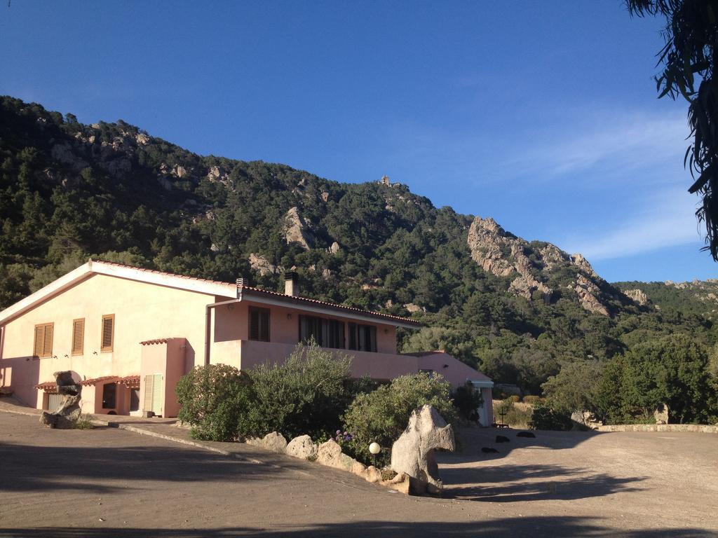 Agriturismo Monte Pino Telti Buitenkant foto