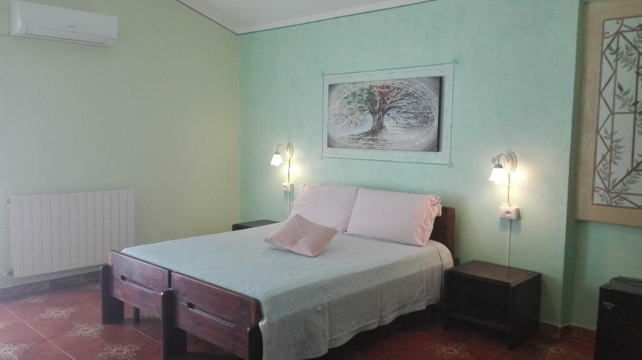 Agriturismo Monte Pino Telti Buitenkant foto