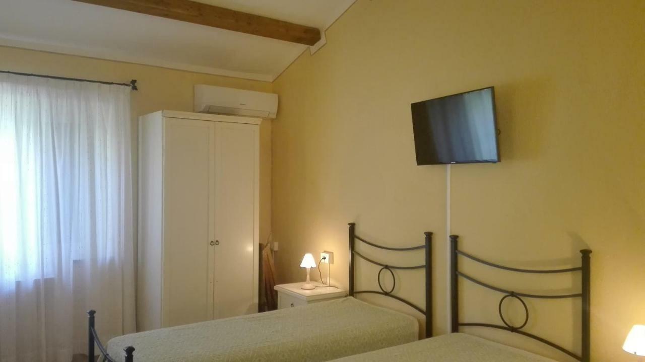 Agriturismo Monte Pino Telti Buitenkant foto