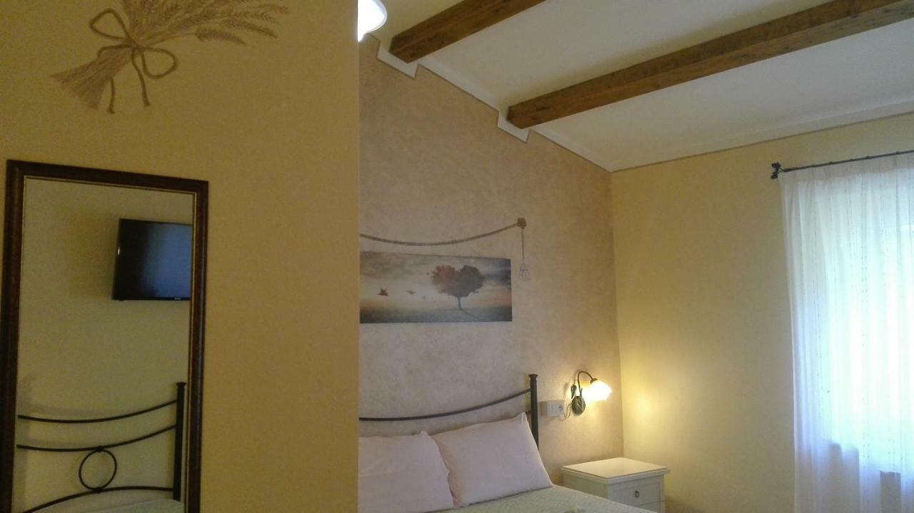 Agriturismo Monte Pino Telti Buitenkant foto